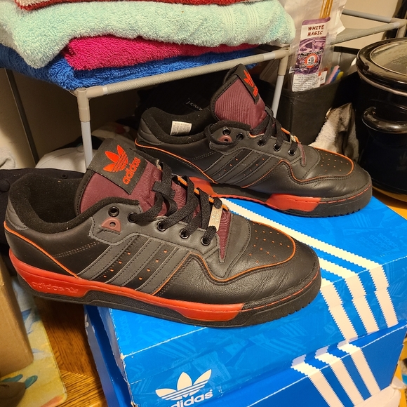 Shoes - Picture 5 of 5